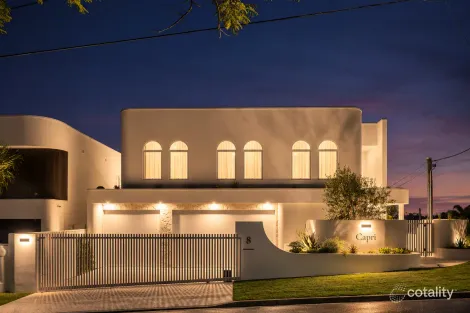 8 Dagmar St, Holland Park West, QLD 4121