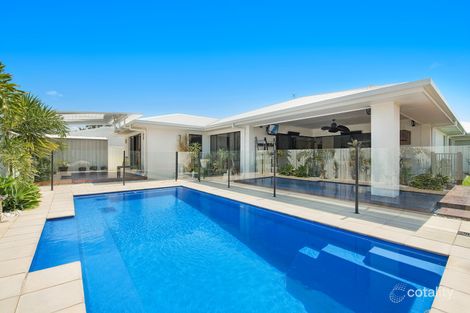 10 Carnell St, Pelican Waters, QLD 4551