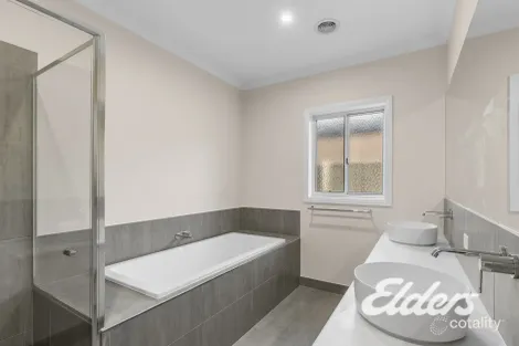 Property photo of 25 Peter Thomson Circuit Yarrawonga VIC 3730