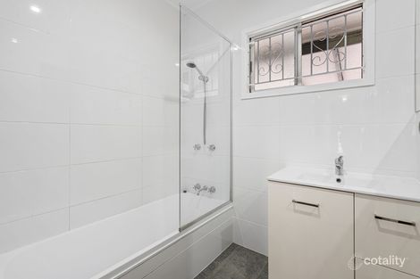 3 Sydney St, Fairfield, QLD 4103