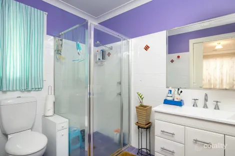 Property photo of 3 Manya Place Glenfield Park NSW 2650