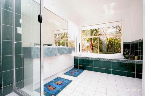 Property photo of 8 Christopher Place Sinnamon Park QLD 4073