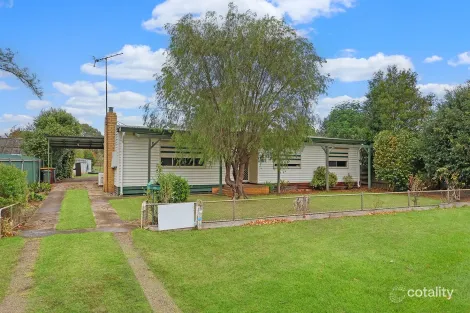 61 Cobb St, Penshurst, VIC 3289