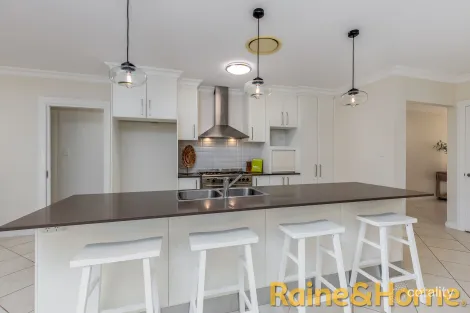 Property photo of 29 Regand Park Boulevard Dubbo NSW 2830