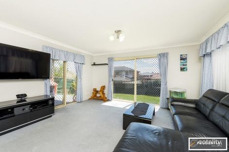 Property photo of 40 Norman Dunlop Crescent Minto NSW 2566
