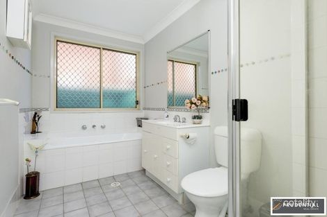 Property photo of 40 Norman Dunlop Crescent Minto NSW 2566