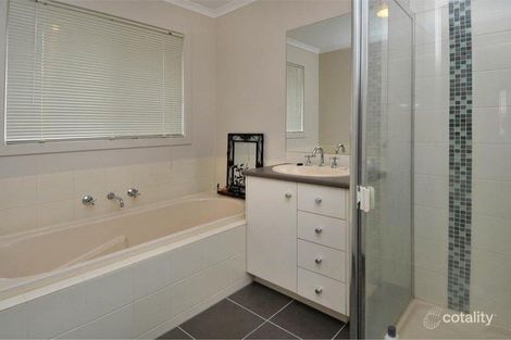 Property photo of 45 Shaftesbury Drive Epping VIC 3076