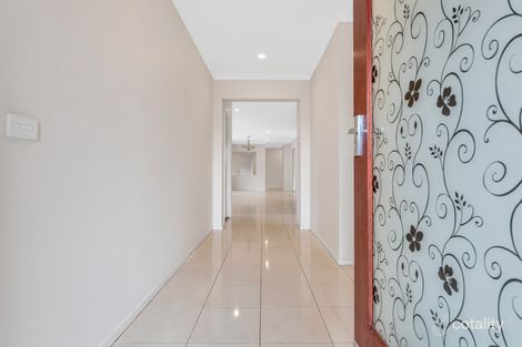 Property photo of 16 Spearmint Boulevard Manor Lakes VIC 3024