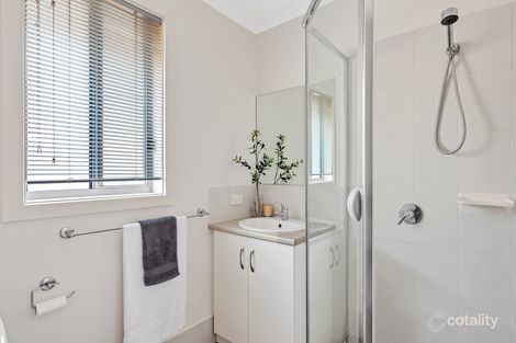 Property photo of 23 Miranda Place Seaford Meadows SA 5169