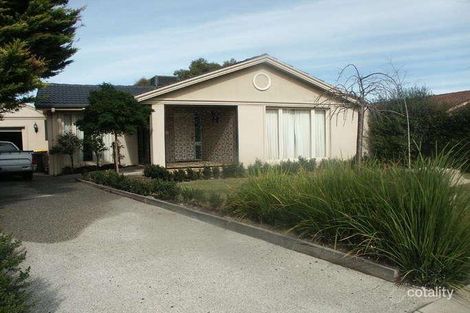 Property photo of 11 Hammersley Court Taylors Lakes VIC 3038