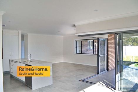 Property photo of 13 Shamrock Avenue South West Rocks NSW 2431