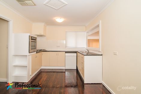 Property photo of 8 Amaroo Court Armadale WA 6112