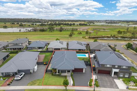 Property photo of 31 Pinchtail Street Chisholm NSW 2322