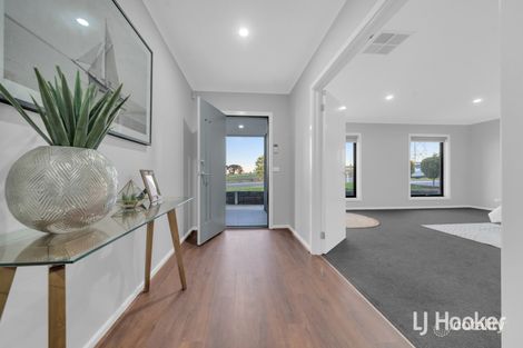 Property photo of 39 Paragon Drive Clyde North VIC 3978