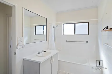 Property photo of 71 Resolution Drive Bentley Park QLD 4869