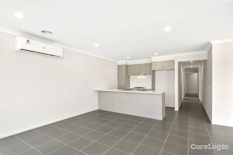 Property photo of 38 Straw Flower Circuit Greenvale VIC 3059