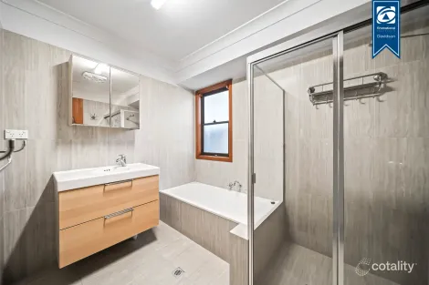 Property photo of 30 Pleasure Point Road Pleasure Point NSW 2172