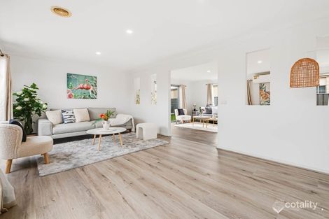 Property photo of 2 Raby Place Deer Park VIC 3023