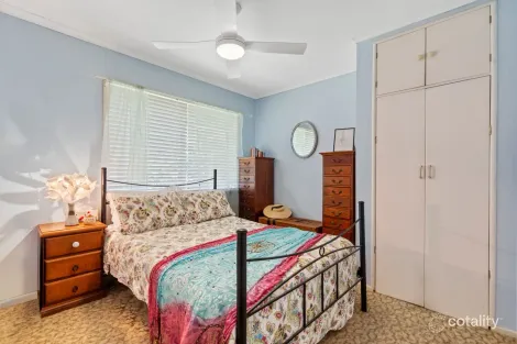 Property photo of 26 Lowanna Street Kenmore QLD 4069