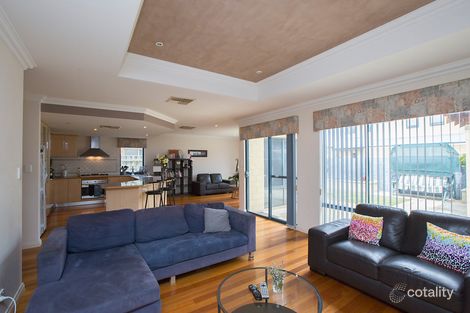 Property photo of 14 Coralvine Grange Stirling WA 6021