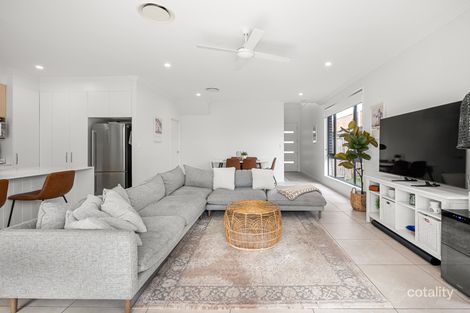 Property photo of 3/1044 Hamilton Road McDowall QLD 4053