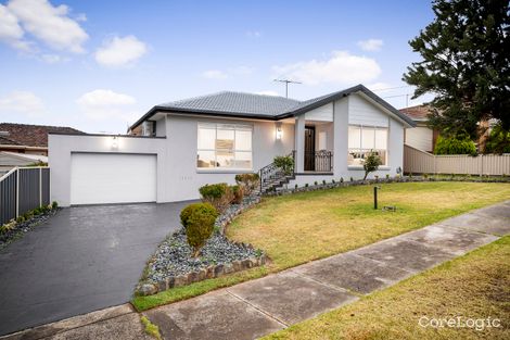 Property photo of 32 Hillcrest Drive Westmeadows VIC 3049