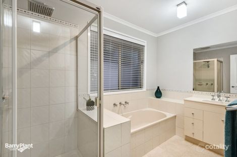 Property photo of 26 Dunfermline Way Point Cook VIC 3030
