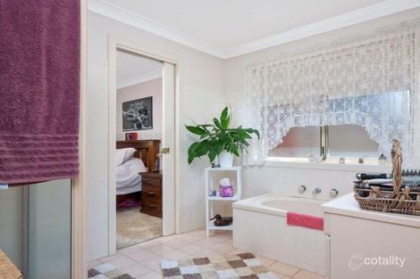 Property photo of 27 Nardoo Street Glenfield Park NSW 2650