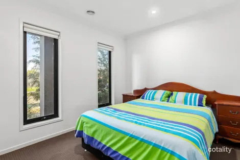 Property photo of 8 Mulberry Street Armstrong Creek VIC 3217