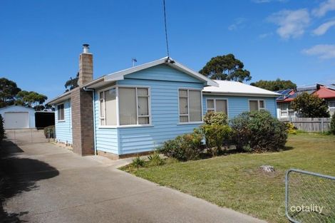 13 Shaw St, Swansea, TAS 7190