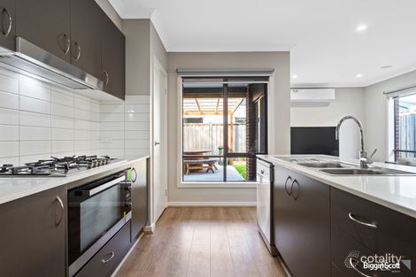 Property photo of 16 Stettler Boulevard Mickleham VIC 3064