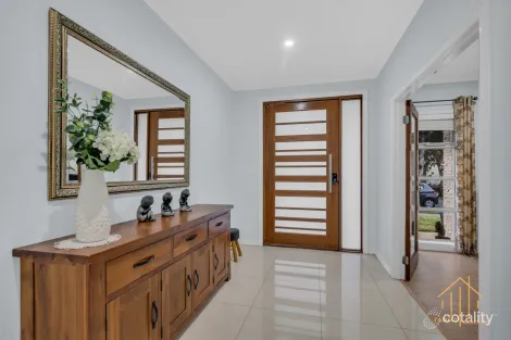 Property photo of 13 Hammersmith Way Cranbourne East VIC 3977
