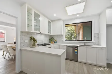Property photo of 12 Damon Road Mount Waverley VIC 3149