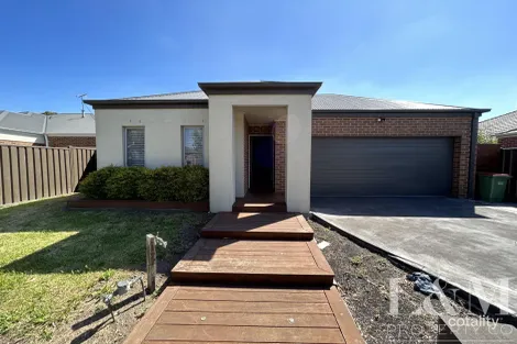 Property photo of 18 Healesville Loop Craigieburn VIC 3064