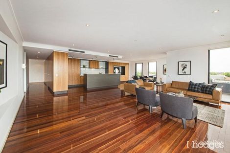 Property photo of 32/125-129 Ormond Road Elwood VIC 3184