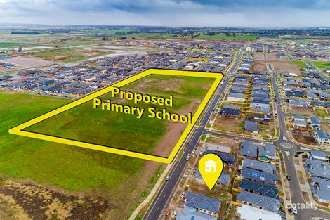 97 Thoroughbred Dr, Clyde North, VIC 3978