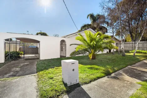 Property photo of 2 Owen Close Frankston VIC 3199