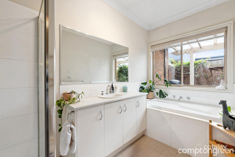 Property photo of 2/21 Basil Street Newport VIC 3015