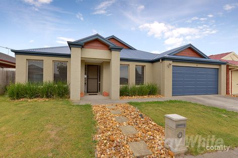 Property photo of 4 Grevillea Place Pakenham VIC 3810