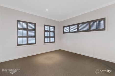 Property photo of 2/25 Canberra Avenue Berwick VIC 3806