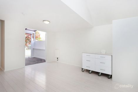 Property photo of 6 Hardwick Lane Kensington VIC 3031