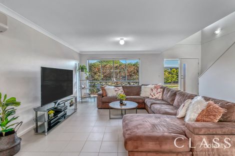 Property photo of 32 Village Circuit Murarrie QLD 4172
