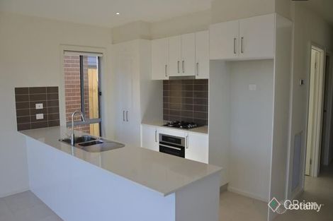 Property photo of 26 Woodright Circuit Cranbourne VIC 3977