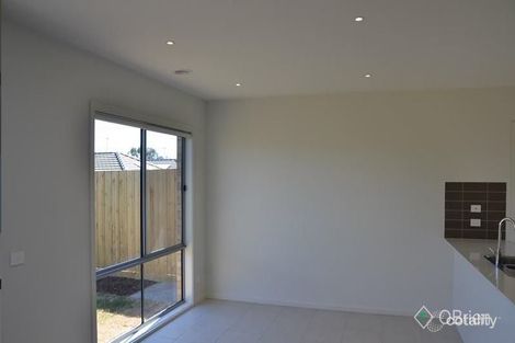 Property photo of 26 Woodright Circuit Cranbourne VIC 3977