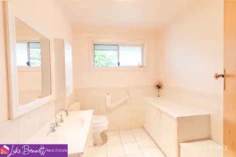 Property photo of 5 Diosma Court Newcomb VIC 3219