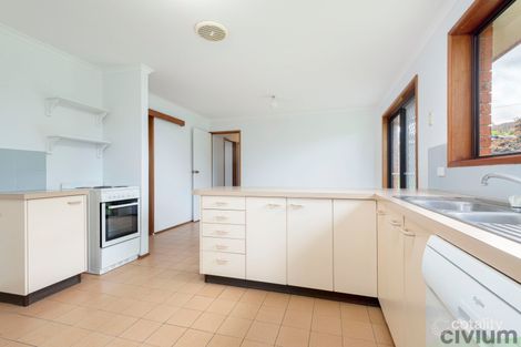 Property photo of 28 Rischbieth Crescent Gilmore ACT 2905
