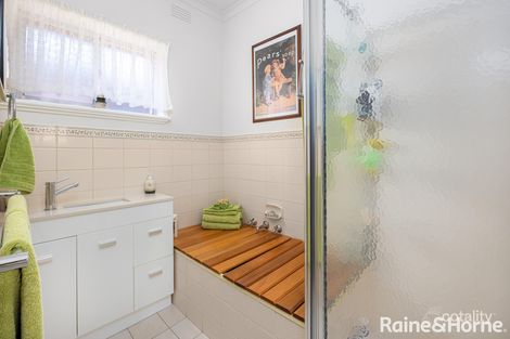 Property photo of 20 Nixon Crescent Tolland NSW 2650