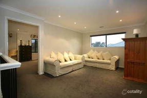 Property photo of 5 The Circuit Pakenham VIC 3810