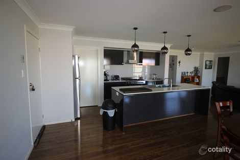 8 Kippax St, Cameron Park, NSW 2285