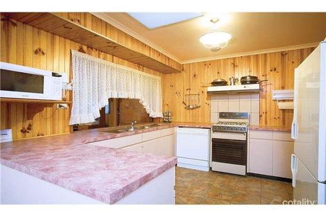 Property photo of 16 Brackley Court St Albans VIC 3021